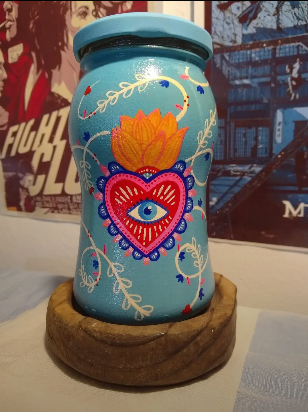 frasco pintado a mano con cora y ojo